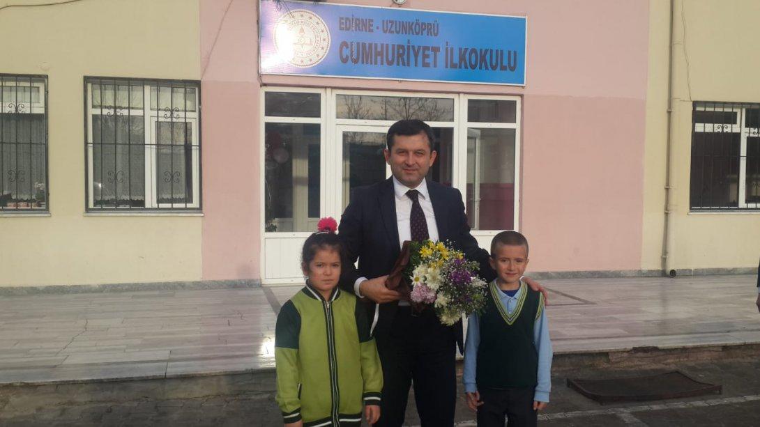 Kaymakamız Sayın Hakan Yavuz Erdoğan Cumhuriyet İlkokulu'nda Destek Eğitim Odası'nın Açılışını Yaptı. 