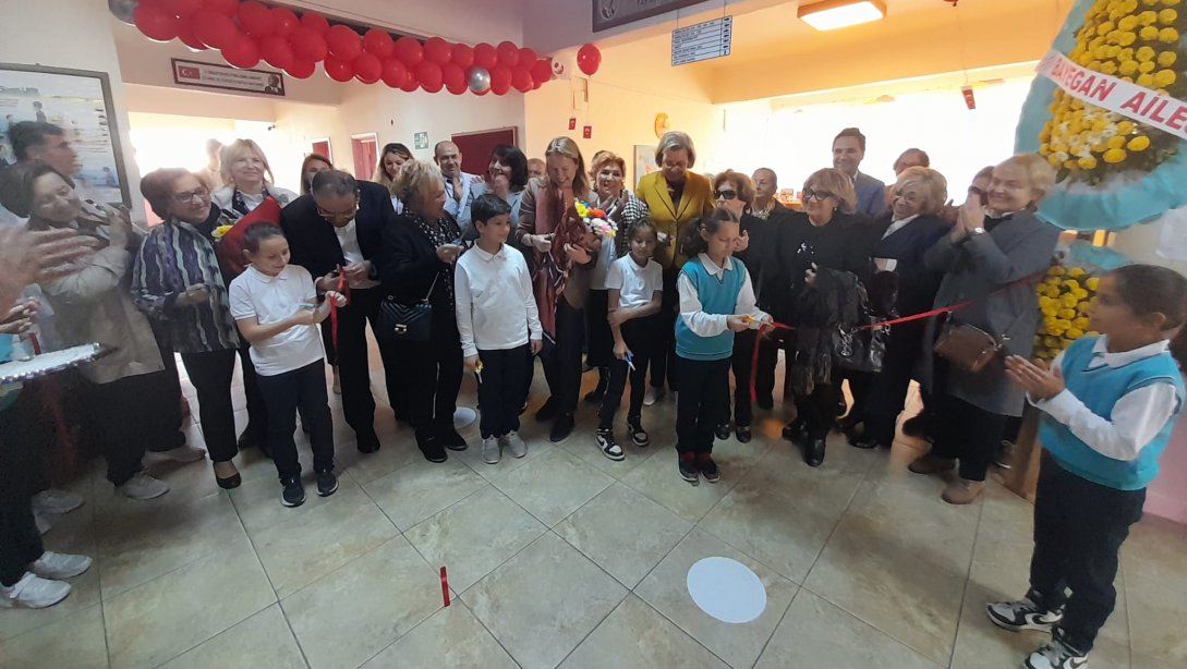 Zülfikari Ailesi ve Türkiye Yardım Sevenler Derneği Kağıthane Şubesi'nin katkılarıyla Safvet Buzcu İlkokulu'na