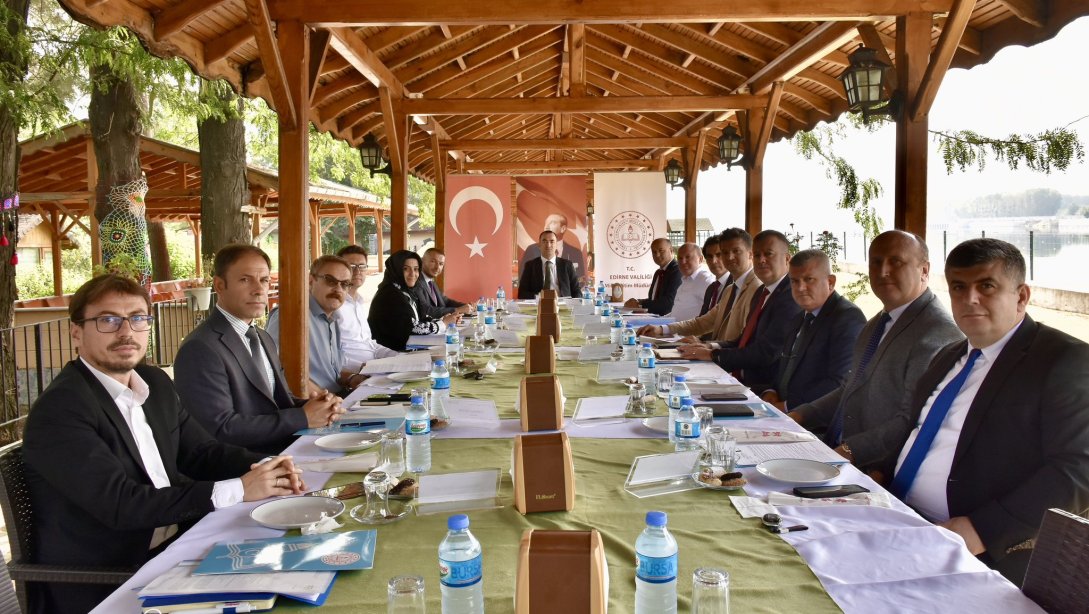 İlçe Millî Eğitim Müdürleri Kurulu Sene Başı Toplantısı, İl Millî Eğitim Müdürümüz Sayın Ferhat Yılmaz Başkanlığında Gerçekleştirildi.