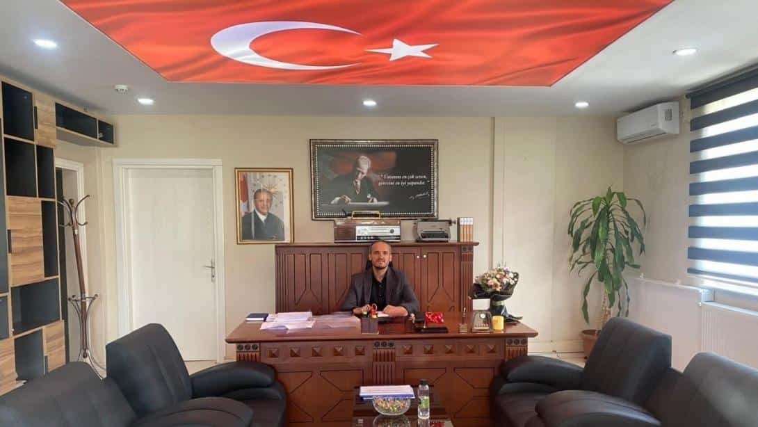 İLÇE MİLLİ EĞİTİM MÜDÜRÜMÜZ SAYIN ERDEM MISIRLI'NIN 2025-2026 EĞİTİM ÖĞRETİM YILI BAŞLANGICI VE İLKÖĞRETİM HAFTASI MESAJI: